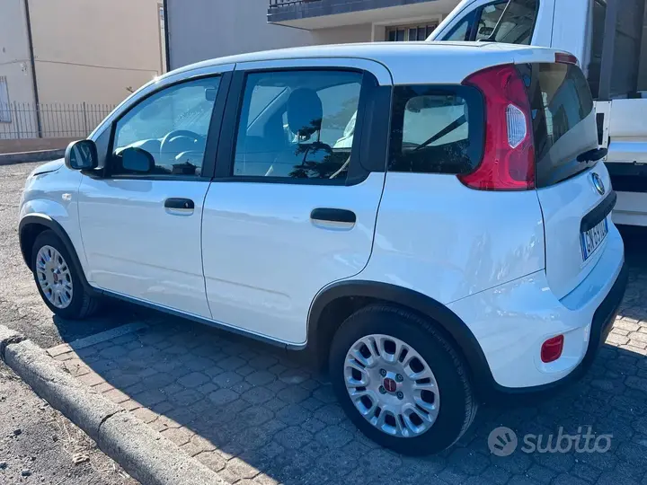 Fiat Panda 2023 photo 2