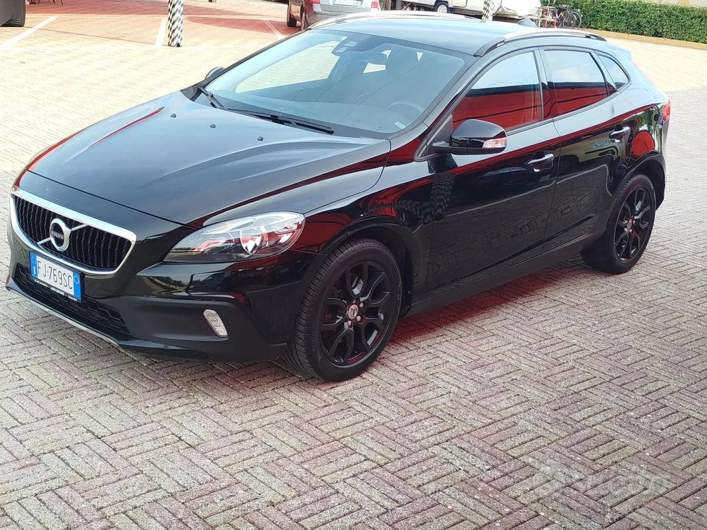 Volvo V40 2017 photo 2