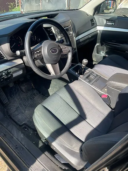 Subaru Legacy 2011 photo 3
