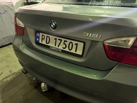 BMW 318I 2005 photo 2