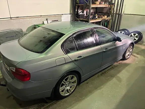 BMW 318I