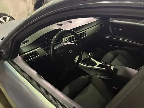 BMW 318I 2005 photo 3