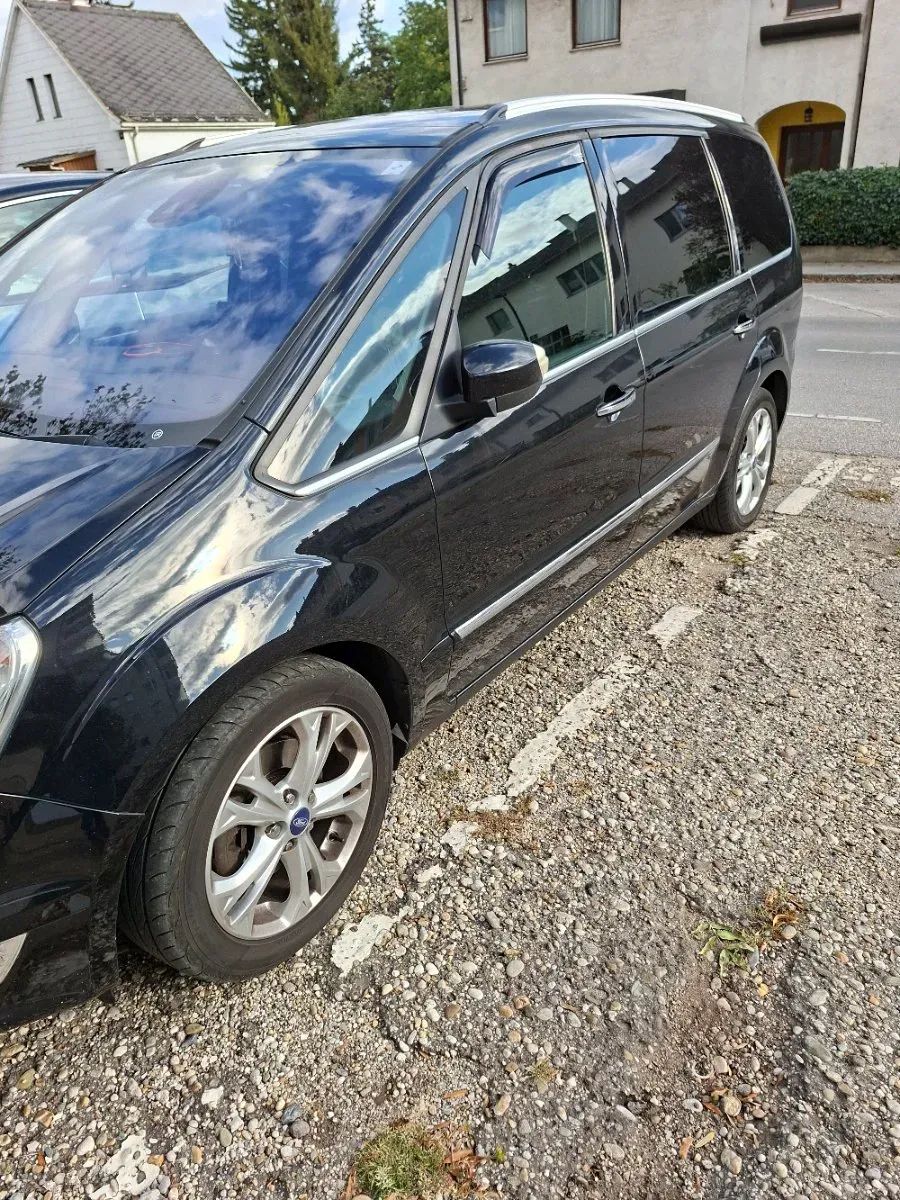 Ford Galaxy 2013 photo 3