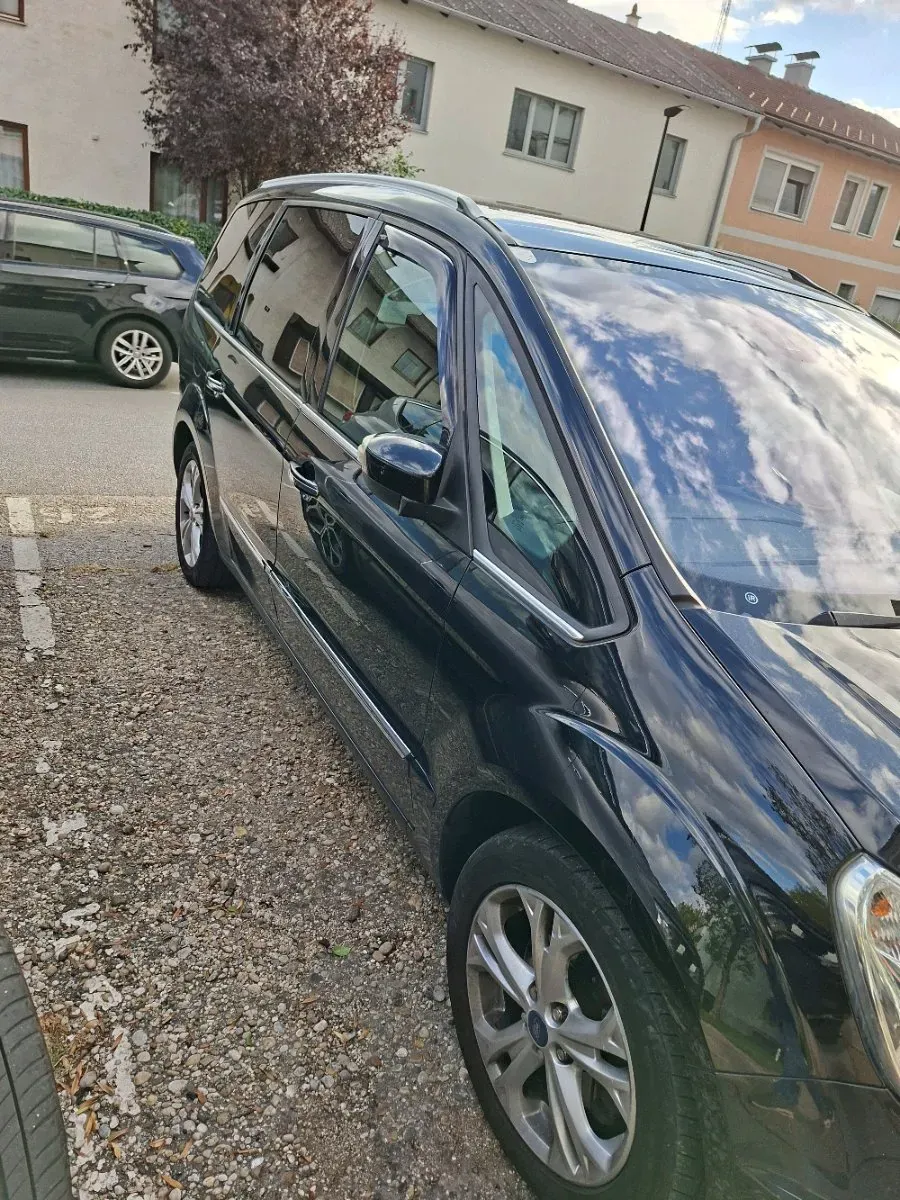 Ford Galaxy 2013 photo 2