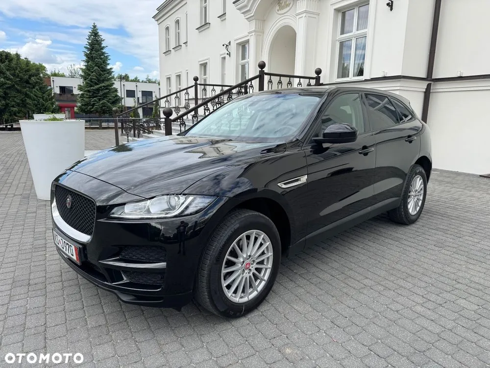 Jaguar F-Pace 2017 photo 2