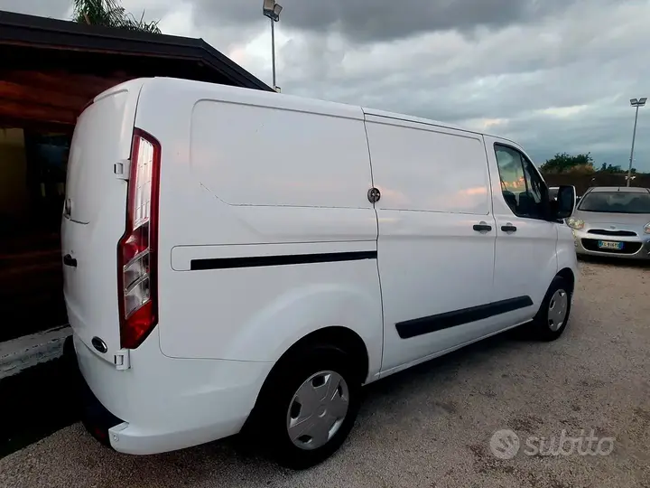 Ford Transit Custom 2020 photo 2