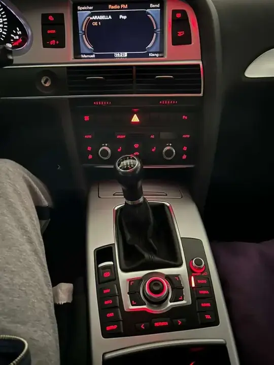 Audi A6 2011 photo 2