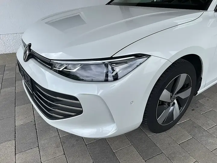 Volkswagen Passat 2024 photo 3