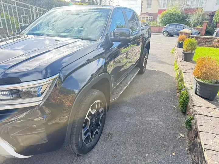 Volkswagen Amarok 2025 photo 2
