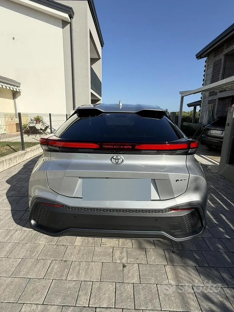 Toyota Chr 2024 photo 3