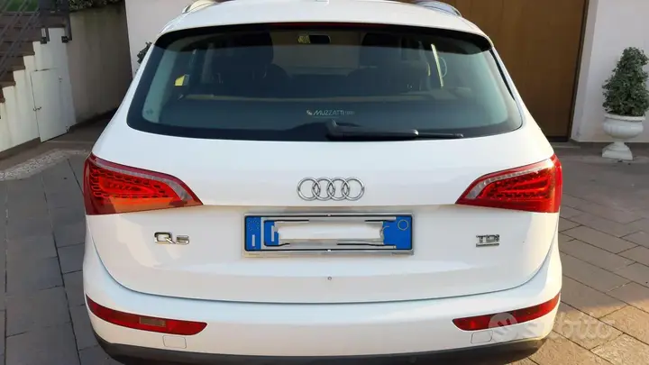 Audi Q5 2010 photo 2