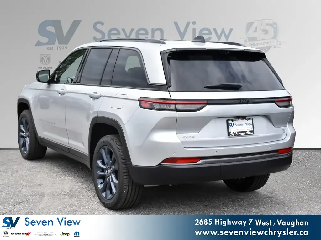 Jeep Grand Cherokee 2026 photo 4