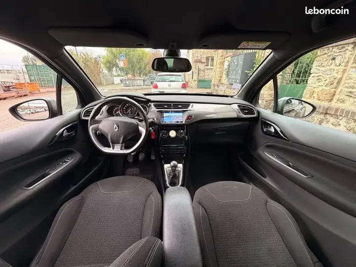 DS Automobiles Ds3 2015 photo 2