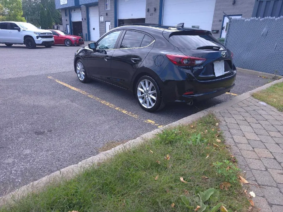 Mazda 3 2017 photo 2