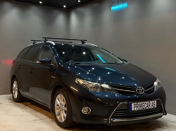 Toyota Auris 2014 photo 2