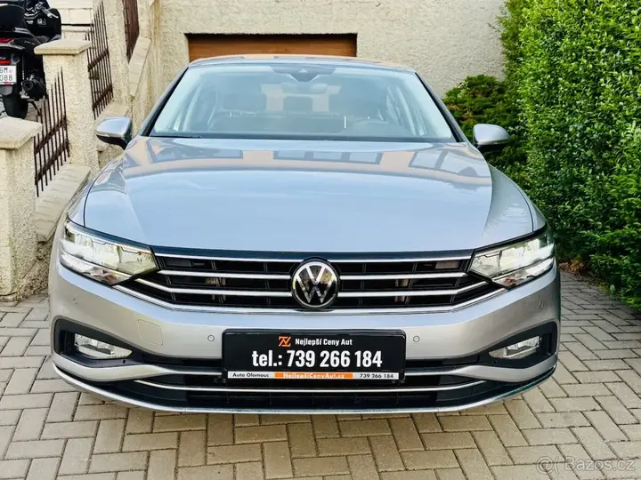 Volkswagen Passat 2022 photo 2