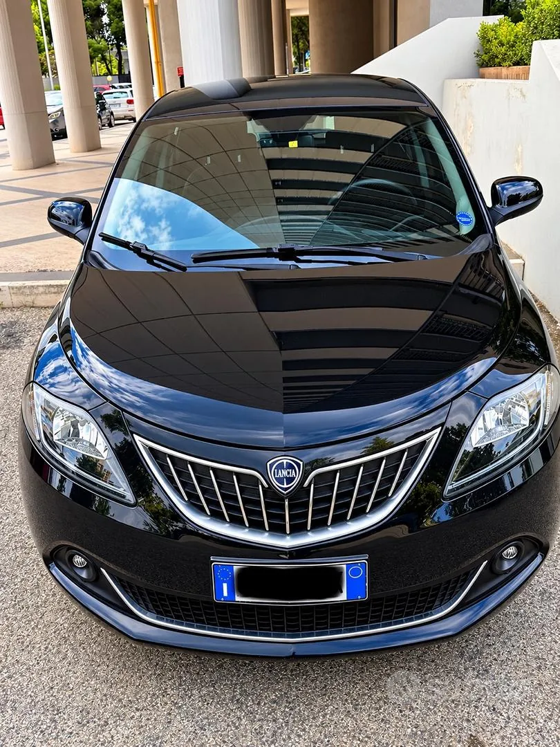 Lancia Ypsilon