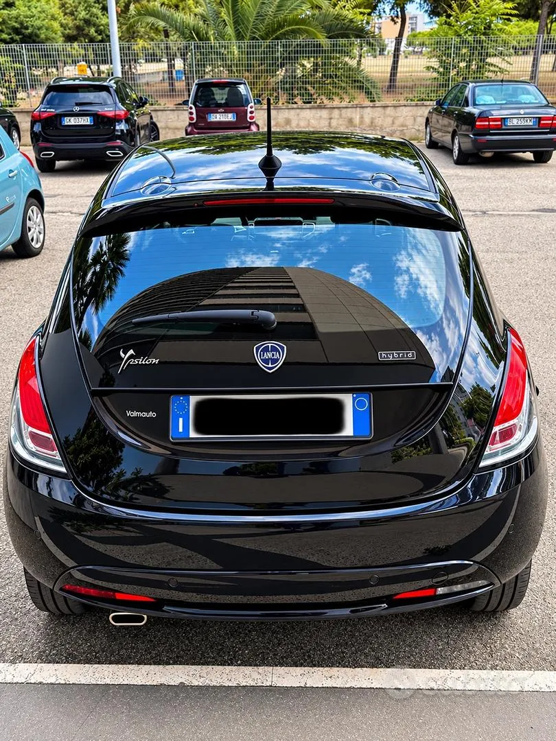 Lancia Ypsilon 2022 photo 2