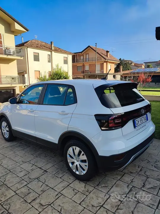 Volkswagen T-Cross 2022 photo 2