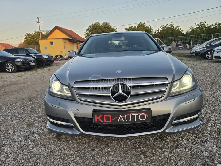 Mercedes-Benz C 220 2013 photo 2