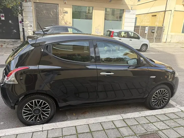 Lancia Ypsilon 2020 photo 2