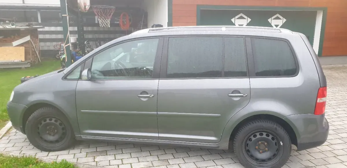 Volkswagen Touran 2005 photo 3