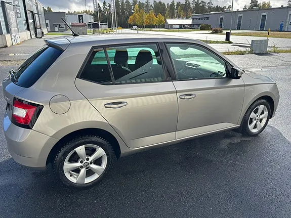 Skoda Fabia 2018 photo 4