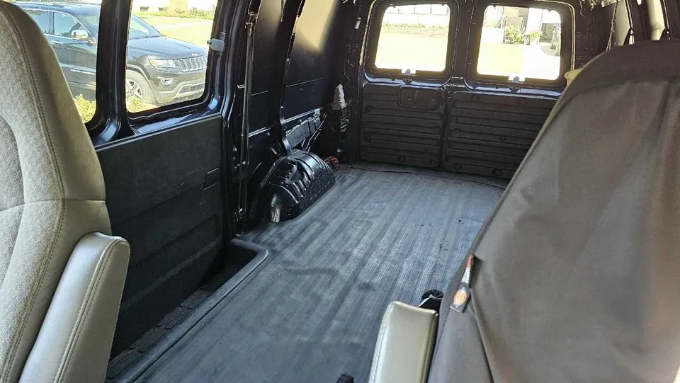 Chevrolet Express 2008 photo 3