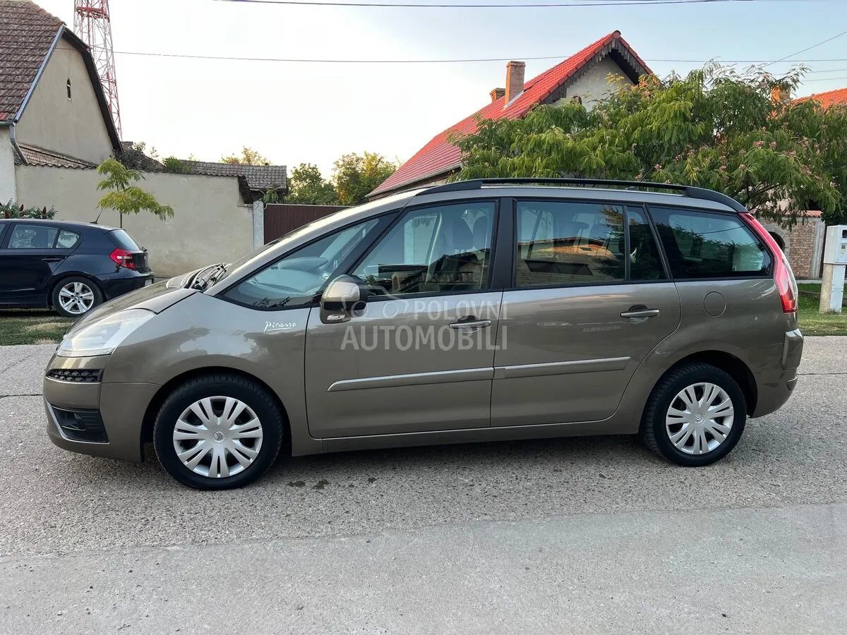 Citroen C4 Grand Picasso 2011 photo 3