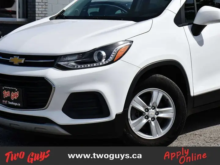 Chevrolet Trax 2022 photo 2