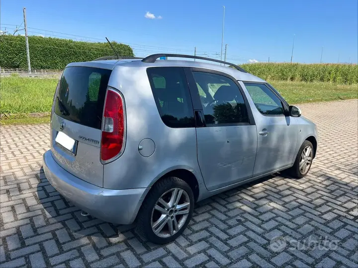 Skoda Roomster 2014 photo 4