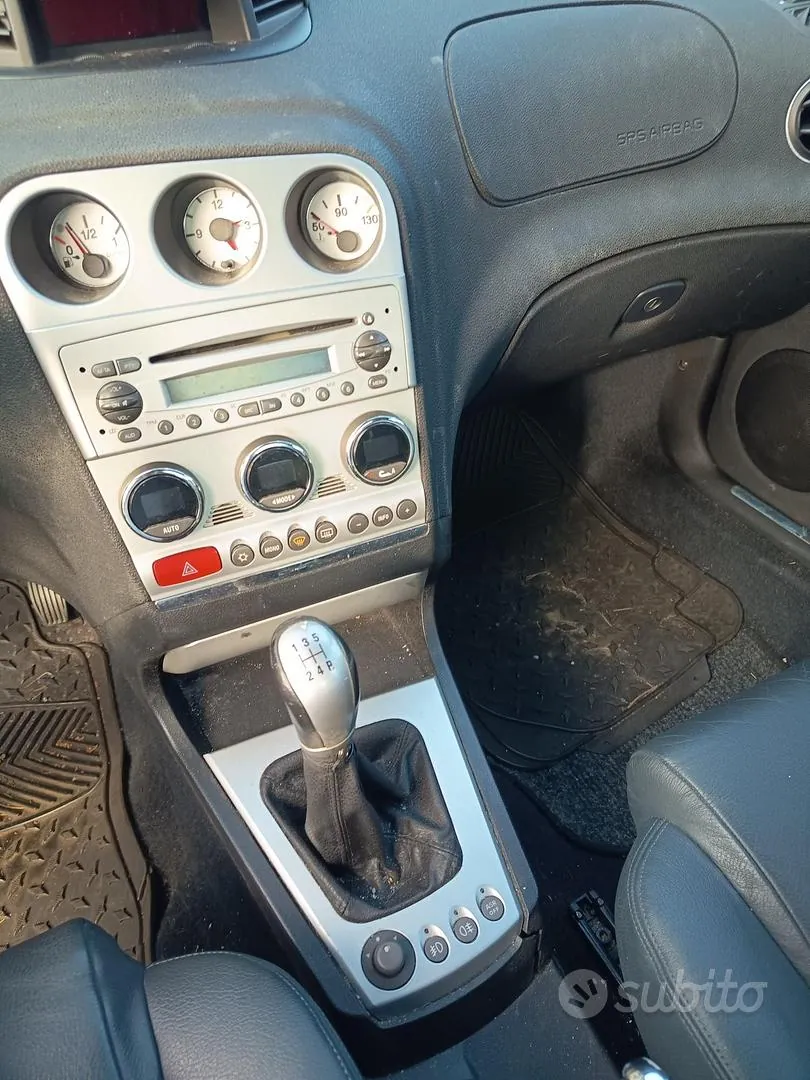Alfa Romeo 156 2002 photo 2