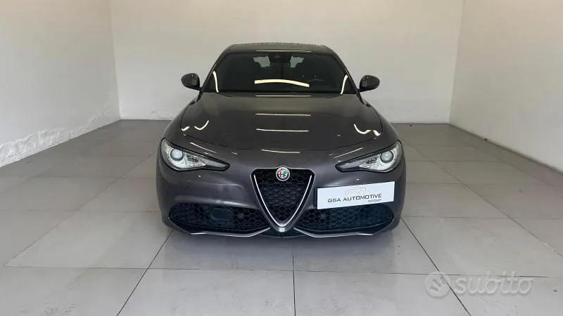 Alfa Romeo Giulia 2022 photo 2