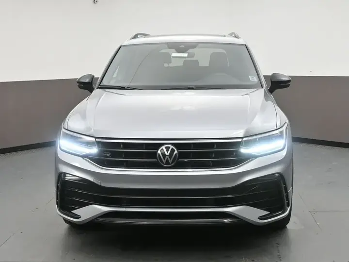 Volkswagen Tiguan 2024 photo 2
