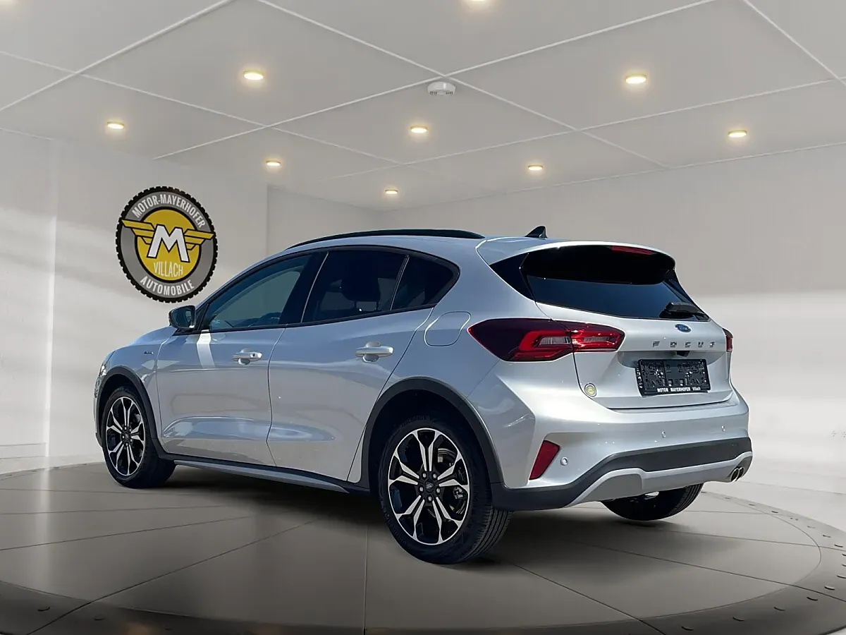 Ford Focus 2026 photo 2