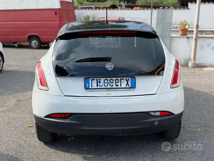 Lancia Delta 2012 photo 5