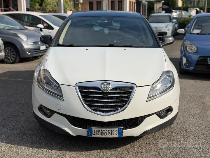 Lancia Delta 2012 photo 2