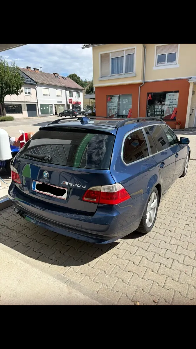 BMW 5 Series 2004 photo 2