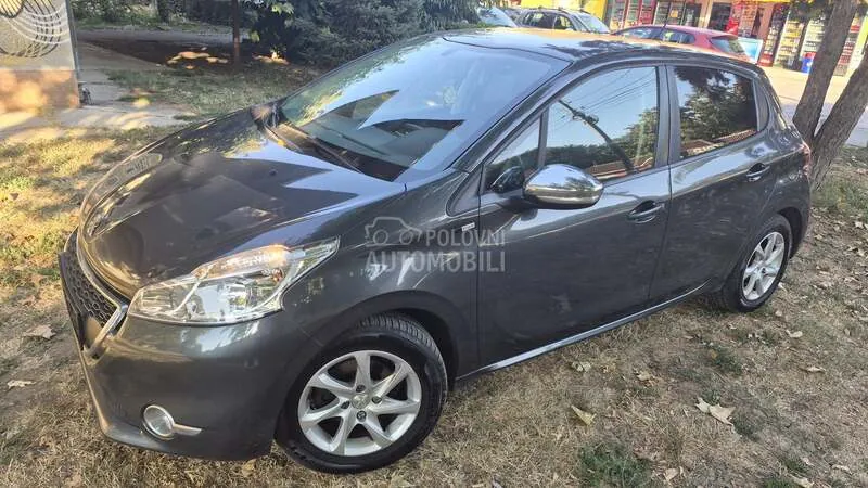 Peugeot 208 2015 photo 4