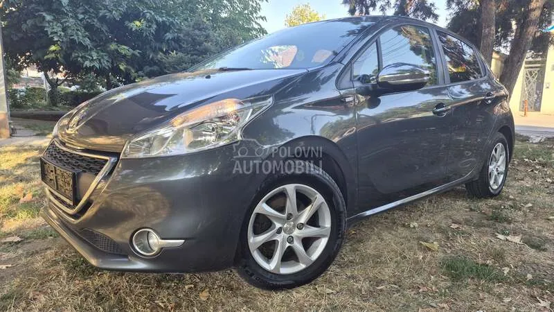 Peugeot 208 2015 photo 5