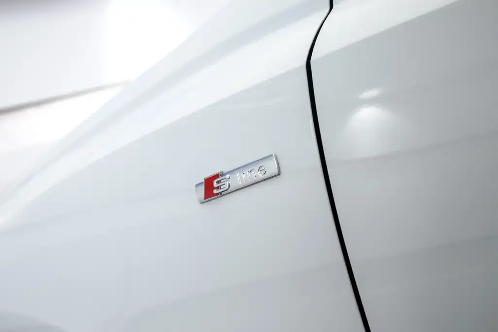Audi Q3 2023 photo 3