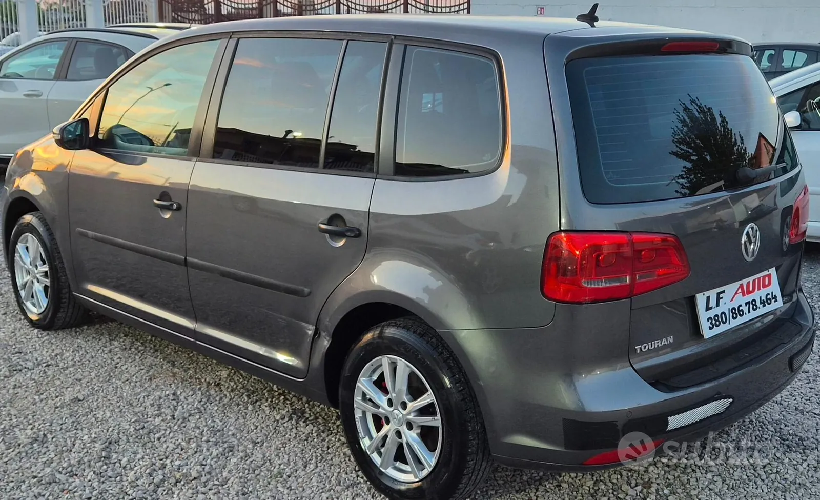 Volkswagen Touran 2011 photo 4