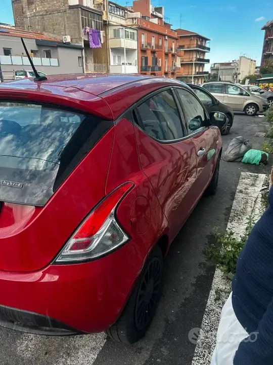 Lancia Ypsilon