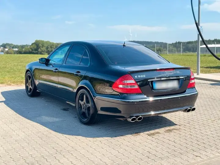 Mercedes-Benz E500