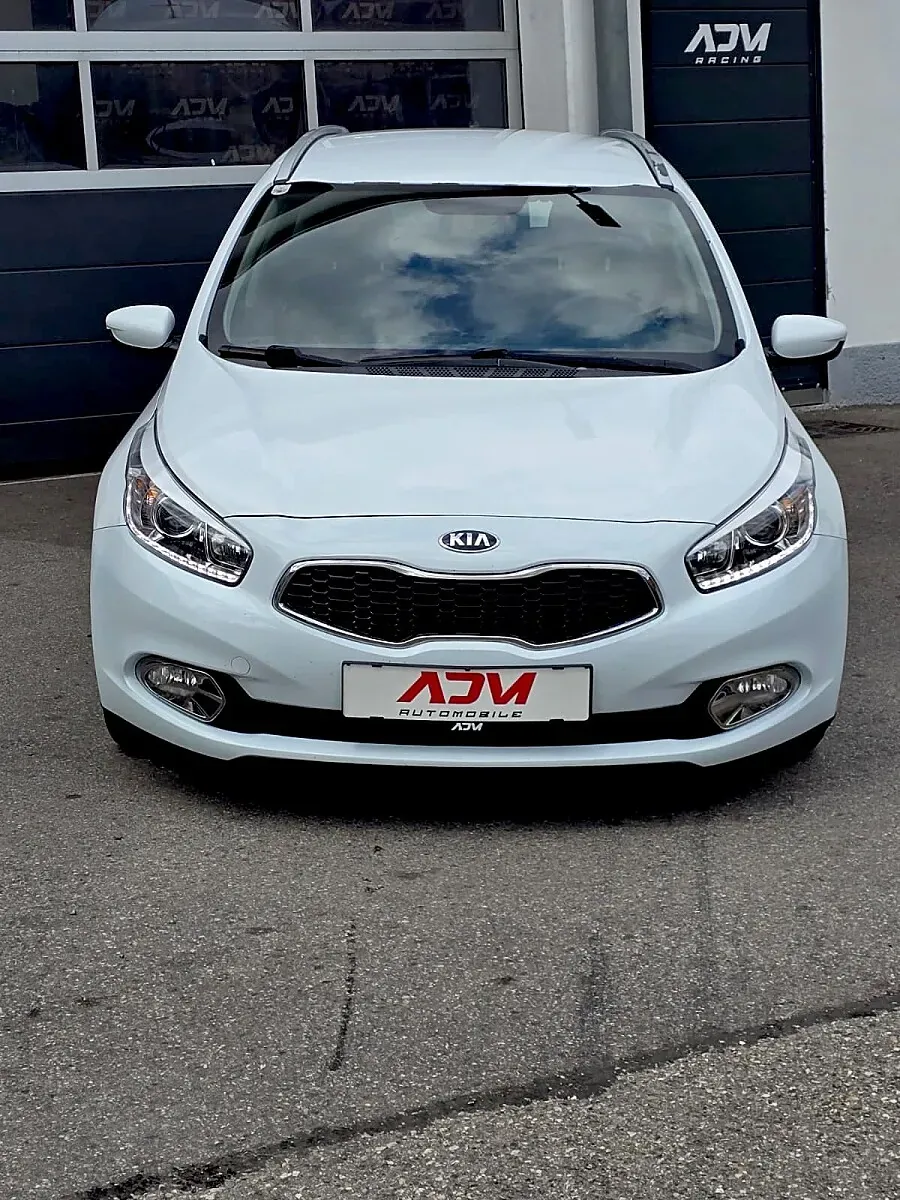 Kia Ceed 2013 photo 2