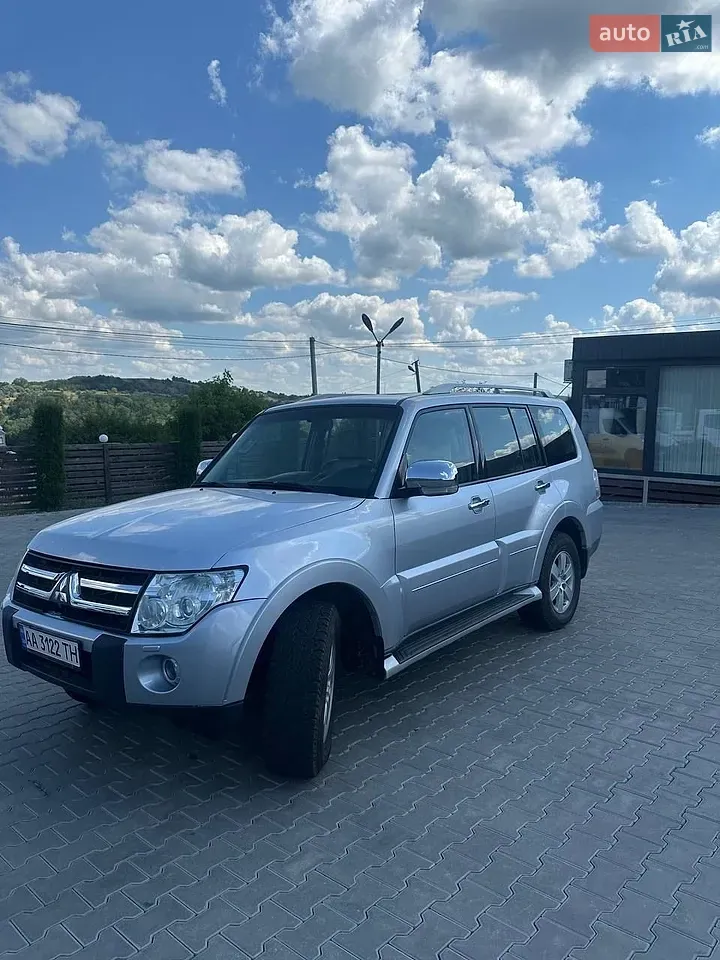 Mitsubishi Pajero 2008 photo 2