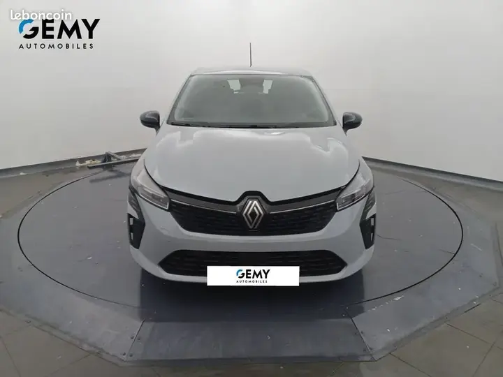 Renault Clio 2025 photo 2