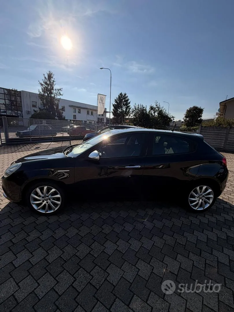 Alfa Romeo Giulietta 2018 photo 2