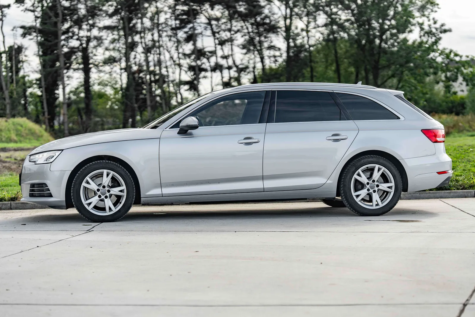 Audi A4 Avant 2017 photo 5