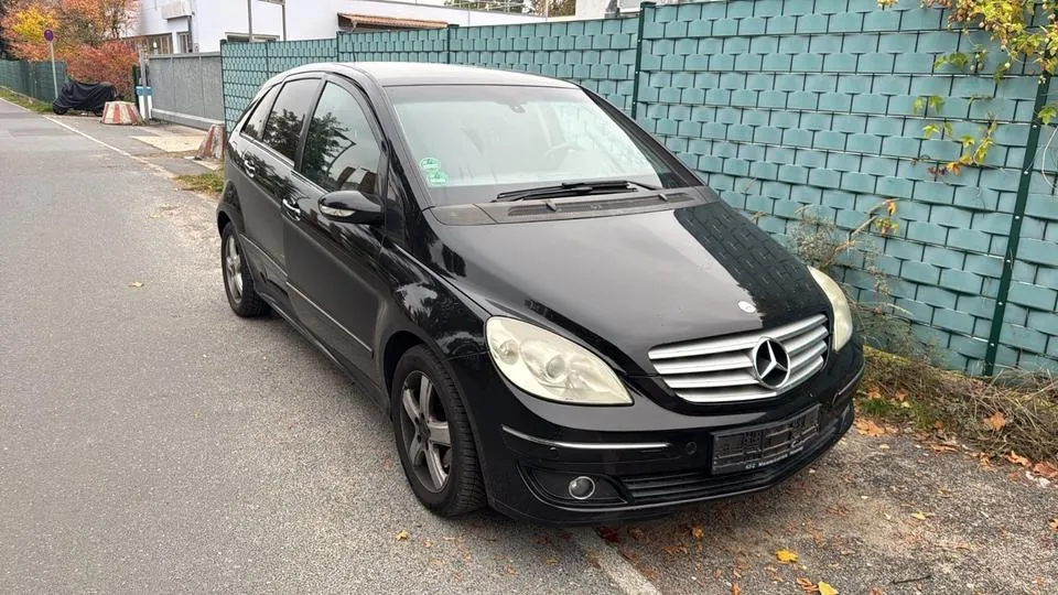 Mercedes-Benz B 200